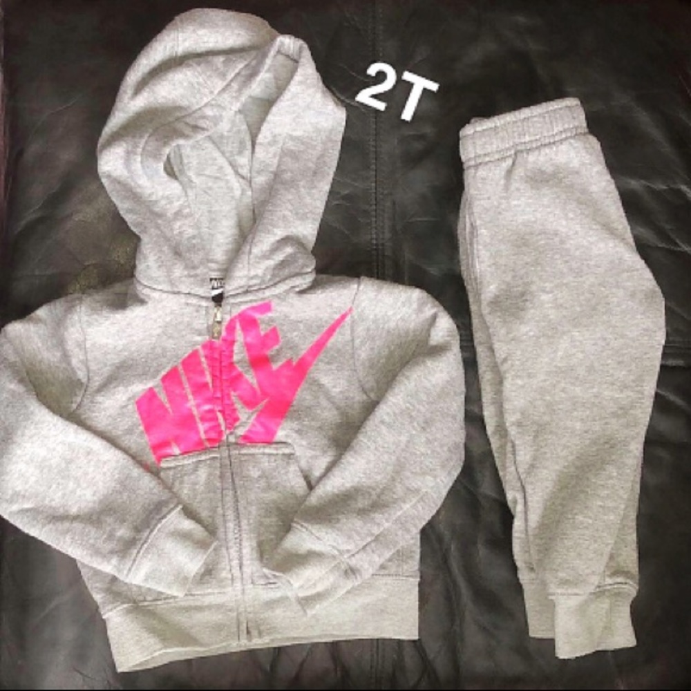 Nike sweatsuit